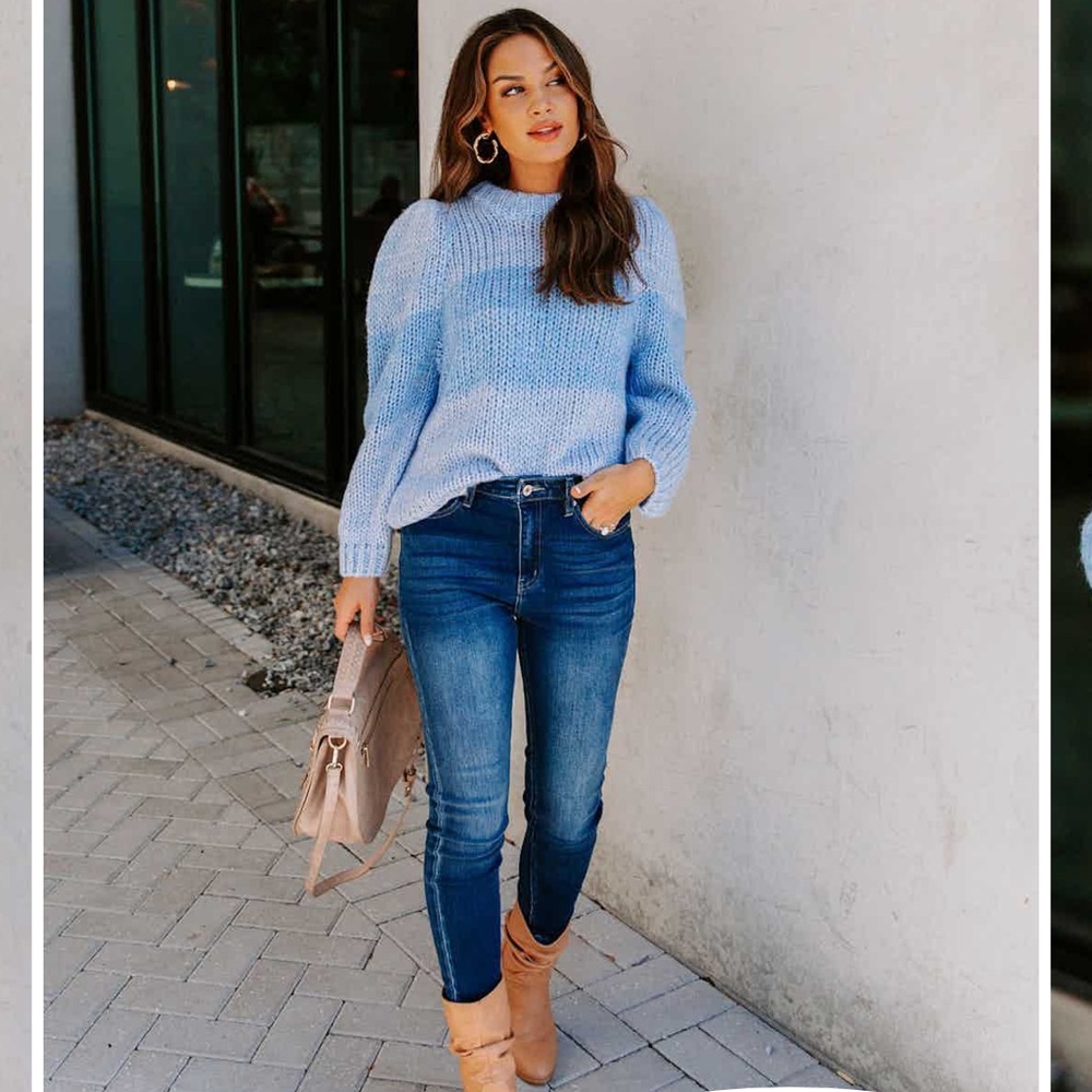 NEW Vici Alana Two-Tone Knit Sweater Blue Size Medium - Picture 3 of 11